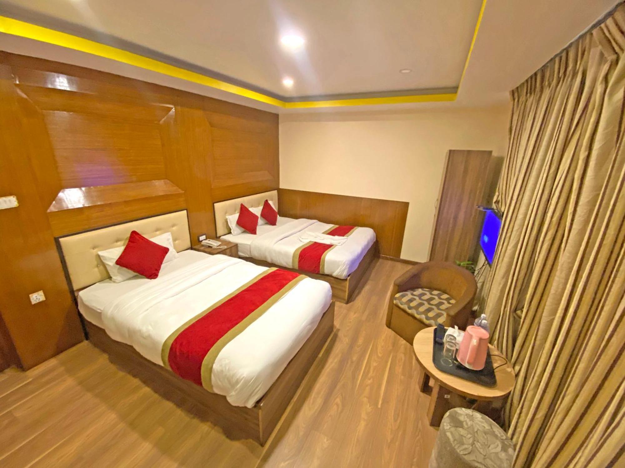 Hotel Airport Holiday Kathmandu Buitenkant foto
