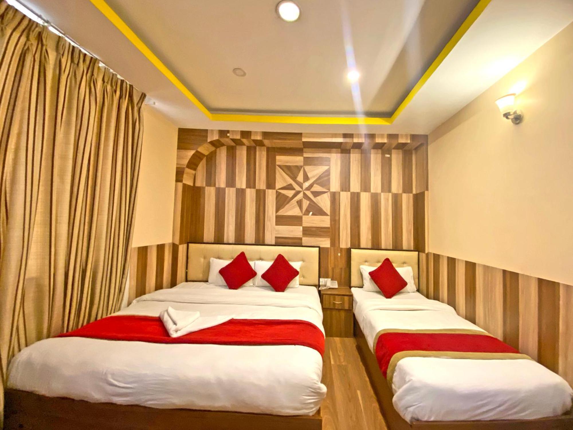 Hotel Airport Holiday Kathmandu Buitenkant foto