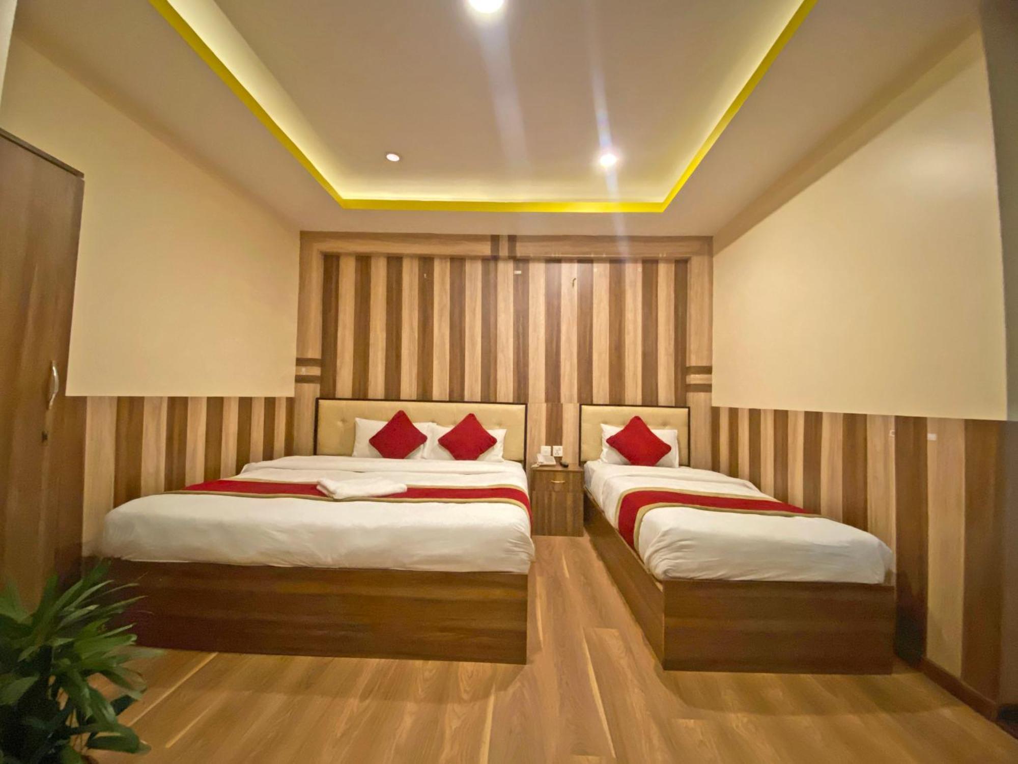 Hotel Airport Holiday Kathmandu Buitenkant foto