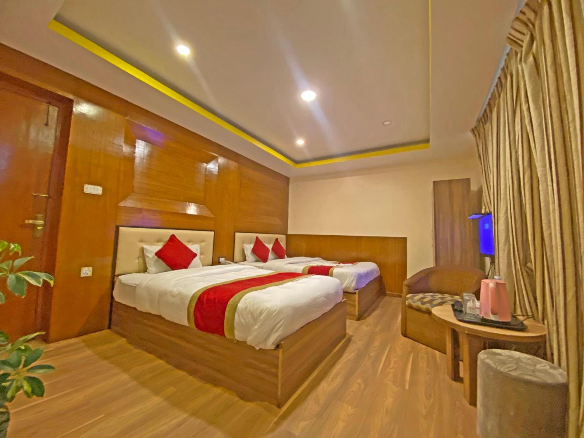 Hotel Airport Holiday Kathmandu Buitenkant foto